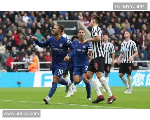 意甲激战：那不勒斯逆转莱比锡乌龙球引发争议判罚全场沸腾