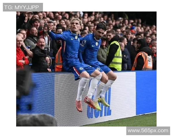 曼城与切尔西友谊赛平局引发历史冷门瞬间全场沸腾